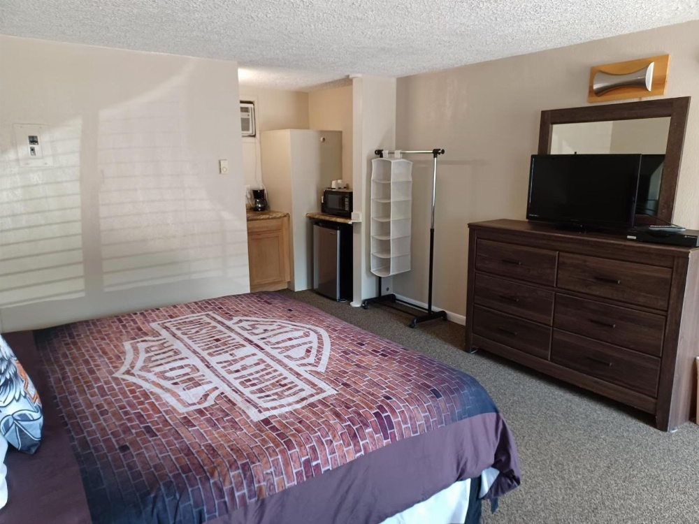 Room image 4